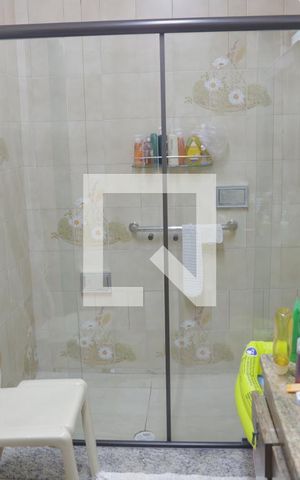 Casa à venda com 330m², 5 quartos e 3 vagasBanheiro da Suíte