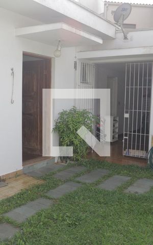 Casa à venda com 330m², 5 quartos e 3 vagasJardim de Entrada