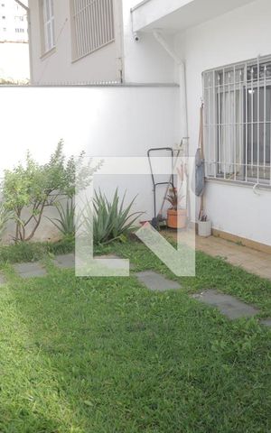 Casa à venda com 330m², 5 quartos e 3 vagasJardim de Entrada
