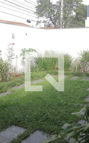 Casa à venda com 330m², 5 quartos e 3 vagasJardim de Entrada