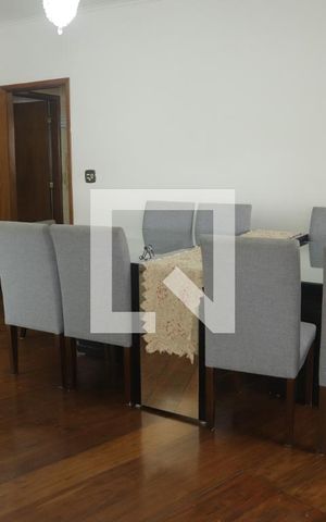 Casa à venda com 330m², 5 quartos e 3 vagasSala