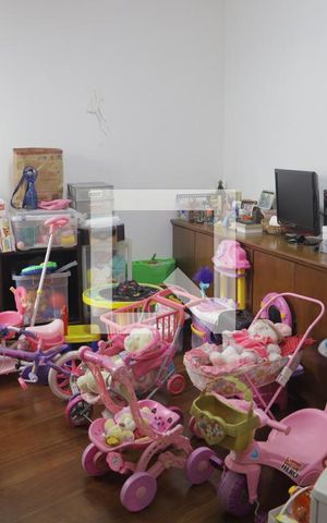 Casa à venda com 330m², 5 quartos e 3 vagasQuarto 2