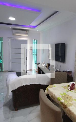 Casa à venda com 220m², 3 quartos e 2 vagasSala