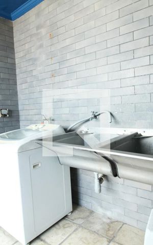 Casa à venda com 450m², 3 quartos e 2 vagas Casa à venda com 450m², 3 quartos e 2 vagasÁrea de Serviço