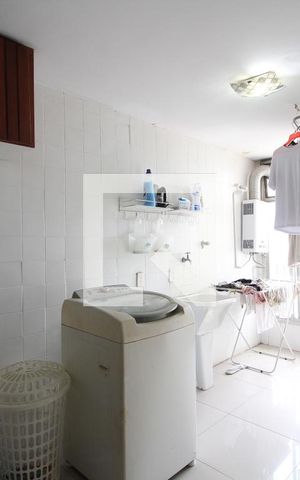 Apartamento à venda com 142m², 4 quartos e 1 vagaÁrea de Serviço