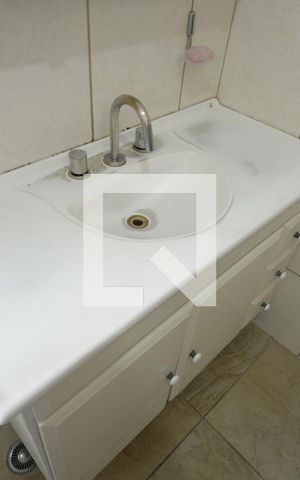 Casa à venda com 90m², 2 quartos e sem vagaBanheiro