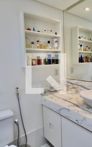 Apartamento para alugar com 80m², 1 quarto e 2 vagas Apartamento para alugar com 80m², 1 quarto e 2 vagasBanheiro da Suíte
