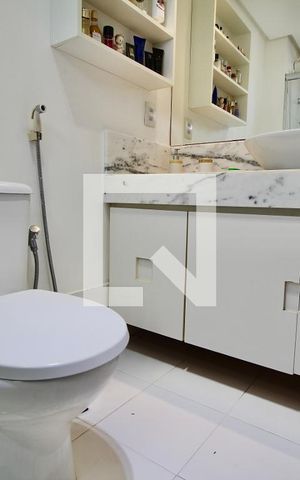 Apartamento para alugar com 80m², 1 quarto e 2 vagas Apartamento para alugar com 80m², 1 quarto e 2 vagasBanheiro da Suíte