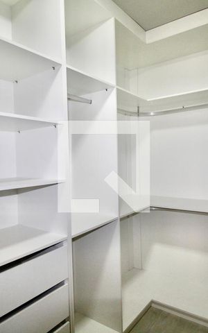 Apartamento para alugar com 74m², 1 quarto e 1 vaga Apartamento para alugar com 74m², 1 quarto e 1 vagaCloset da suíte