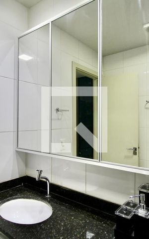 Apartamento para alugar com 74m², 1 quarto e 1 vaga Apartamento para alugar com 74m², 1 quarto e 1 vagaBanheiro da Suíte