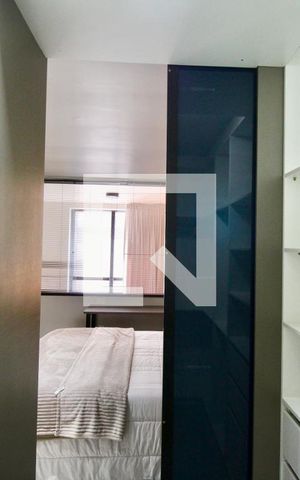 Apartamento para alugar com 74m², 1 quarto e 1 vaga Apartamento para alugar com 74m², 1 quarto e 1 vagaCloset da suíte