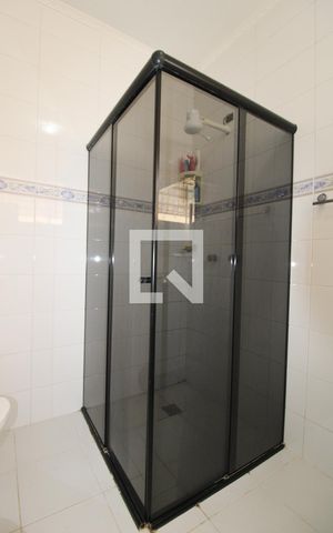 Casa à venda com 350m², 3 quartos e 4 vagas Casa à venda com 350m², 3 quartos e 4 vagasBanheiro