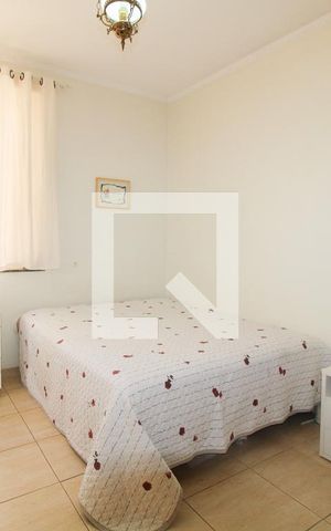 Casa à venda com 350m², 3 quartos e 4 vagas Casa à venda com 350m², 3 quartos e 4 vagasQuarto