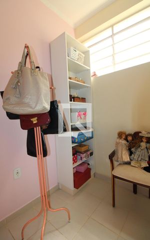 Casa à venda com 350m², 3 quartos e 4 vagas Casa à venda com 350m², 3 quartos e 4 vagasQuarto