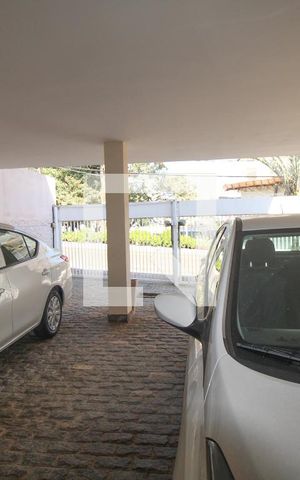 Casa à venda com 350m², 3 quartos e 4 vagas Casa à venda com 350m², 3 quartos e 4 vagasGaragem