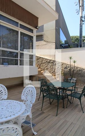 Casa à venda com 350m², 3 quartos e 4 vagas Casa à venda com 350m², 3 quartos e 4 vagasÁrea externa
