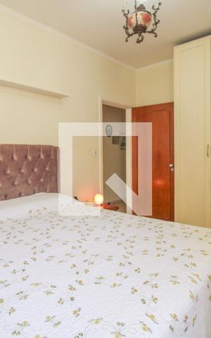 Casa à venda com 350m², 3 quartos e 4 vagas Casa à venda com 350m², 3 quartos e 4 vagasQuarto