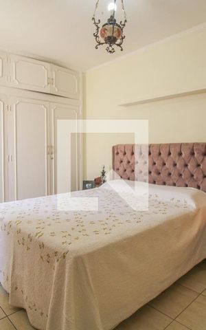 Casa à venda com 350m², 3 quartos e 4 vagas Casa à venda com 350m², 3 quartos e 4 vagasQuarto