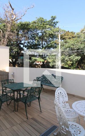 Casa à venda com 350m², 3 quartos e 4 vagas Casa à venda com 350m², 3 quartos e 4 vagasÁrea externa