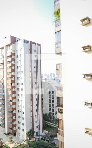Apartamento à venda com 184m², 4 quartos e 3 vagas Apartamento à venda com 184m², 4 quartos e 3 vagasSacada