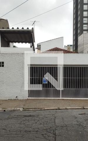 Casa à venda com 80m², 2 quartos e 1 vaga Casa à venda com 80m², 2 quartos e 1 vagaFachada