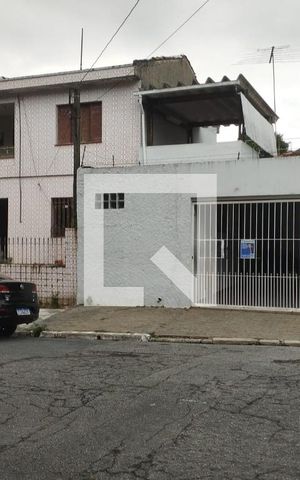 Casa à venda com 80m², 2 quartos e 1 vaga Casa à venda com 80m², 2 quartos e 1 vagaFachada