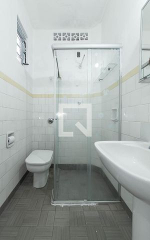 Casa à venda com 80m², 2 quartos e 1 vaga Casa à venda com 80m², 2 quartos e 1 vagaBanheiro