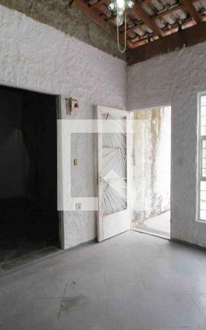 Casa para alugar com 70m², 3 quartos e 3 vagasEdícula