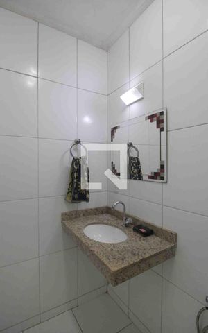 Casa para alugar com 70m², 3 quartos e 3 vagasBanheiro