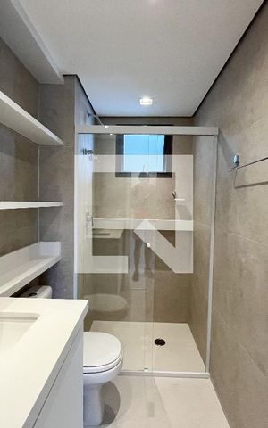 Apartamento à venda com 84m², 3 quartos e 1 vaga Apartamento à venda com 84m², 3 quartos e 1 vagaBanheiro Corredor