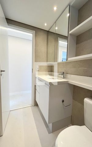 Apartamento à venda com 84m², 3 quartos e 1 vaga Apartamento à venda com 84m², 3 quartos e 1 vagaBanheiro Corredor