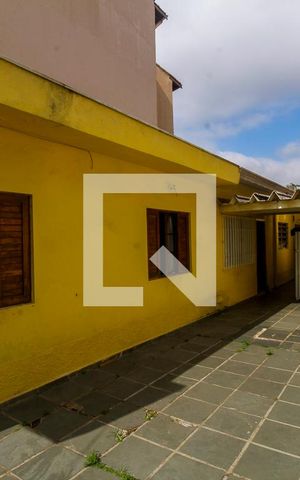 Casa à venda com 200m², 3 quartos e 1 vagaÁrea de Serviço
