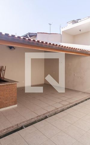 Casa para alugar com 274m², 3 quartos e 2 vagas Casa para alugar com 274m², 3 quartos e 2 vagasvaranda