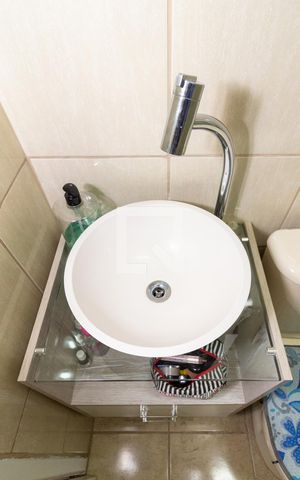 Casa à venda com 100m², 2 quartos e 1 vaga Casa à venda com 100m², 2 quartos e 1 vagaDetalhe do banheiro