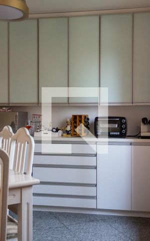 Apartamento à venda com 290m², 4 quartos e 3 vagas Apartamento à venda com 290m², 4 quartos e 3 vagasCopa