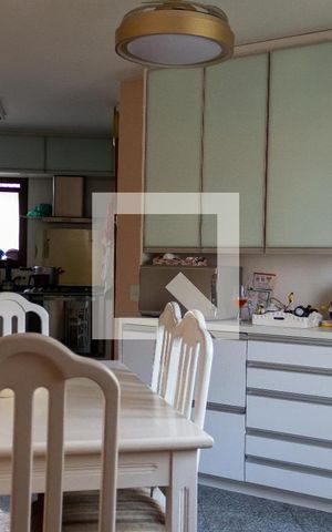 Apartamento à venda com 290m², 4 quartos e 3 vagas Apartamento à venda com 290m², 4 quartos e 3 vagasCopa