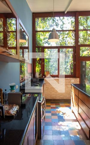 Casa para alugar com 344m², 4 quartos e 4 vagasCozinha