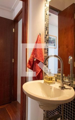 Casa para alugar com 344m², 4 quartos e 4 vagasLavabo
