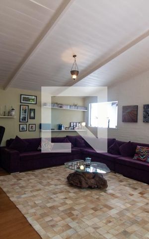 Casa para alugar com 344m², 4 quartos e 4 vagasSala