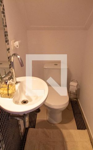 Casa para alugar com 344m², 4 quartos e 4 vagasLavabo