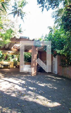 Casa para alugar com 344m², 4 quartos e 4 vagasGaragem