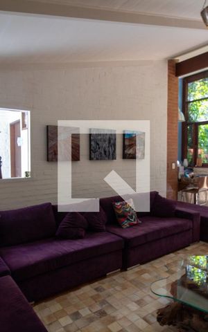 Casa para alugar com 344m², 4 quartos e 4 vagasSala