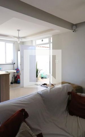 Casa à venda com 90m², 2 quartos e 1 vagaSala
