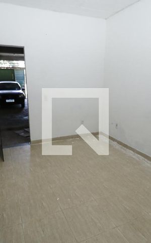 Casa para alugar com 35m², 2 quartos e 1 vagaSala