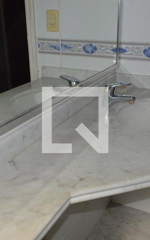 Apartamento à venda com 204m², 4 quartos e 4 vagasBanheiro da Suíte 2