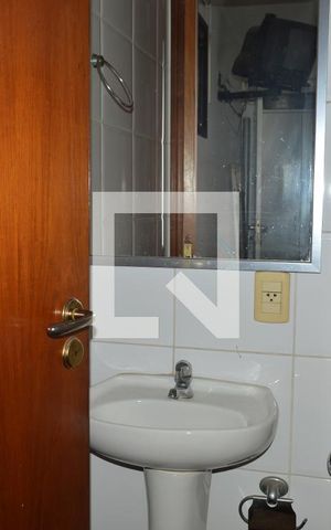 Apartamento à venda com 204m², 4 quartos e 4 vagasBanheiro do Quarto de Serviço