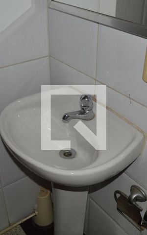 Apartamento à venda com 204m², 4 quartos e 4 vagasBanheiro do Quarto de Serviço