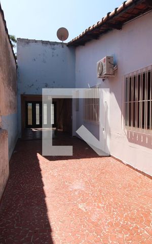 Casa à venda com 73m², 3 quartos e 3 vagasQuintal lateral