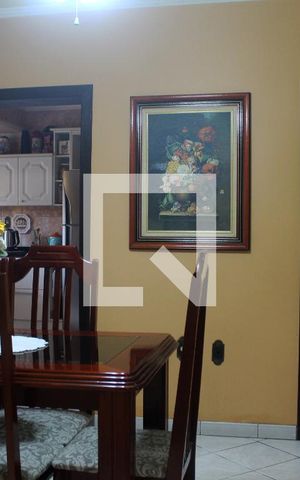 Casa à venda com 340m², 4 quartos e 4 vagas Casa à venda com 340m², 4 quartos e 4 vagasSala