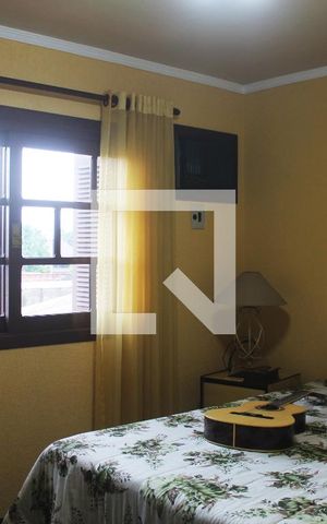 Casa à venda com 340m², 4 quartos e 4 vagas Casa à venda com 340m², 4 quartos e 4 vagasQuarto 3